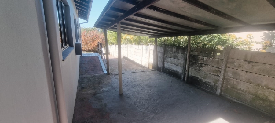 3 Bedroom Property for Sale in Uvongo KwaZulu-Natal