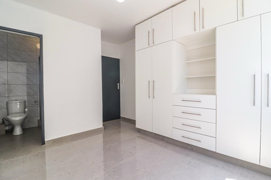 2 Bedroom Property for Sale in Essenwood KwaZulu-Natal