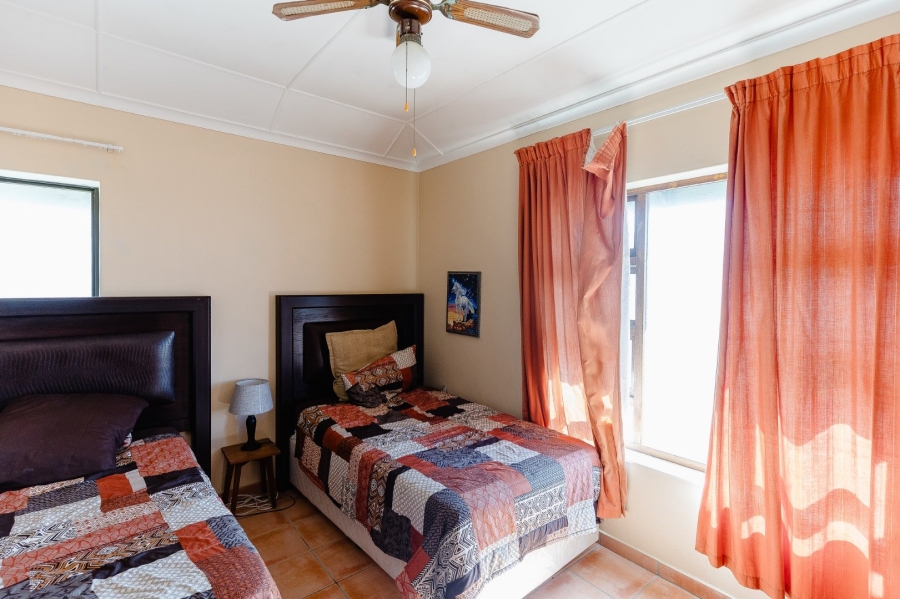 7 Bedroom Property for Sale in Uvongo KwaZulu-Natal