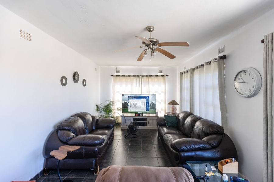 7 Bedroom Property for Sale in Uvongo KwaZulu-Natal
