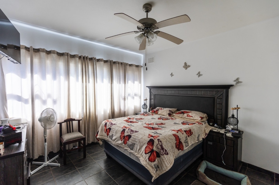 7 Bedroom Property for Sale in Uvongo KwaZulu-Natal