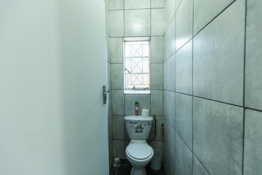 7 Bedroom Property for Sale in Uvongo KwaZulu-Natal