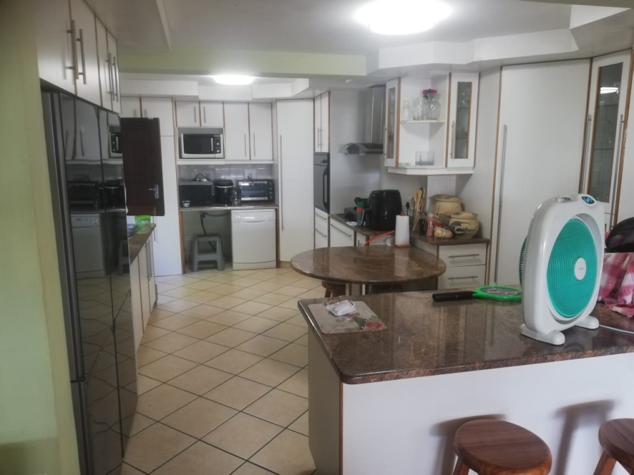 5 Bedroom Property for Sale in Sea Park KwaZulu-Natal