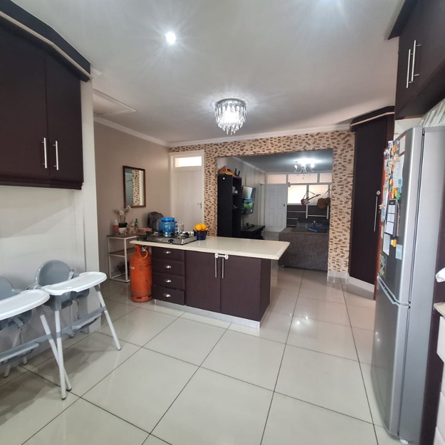 3 Bedroom Property for Sale in Essenwood KwaZulu-Natal