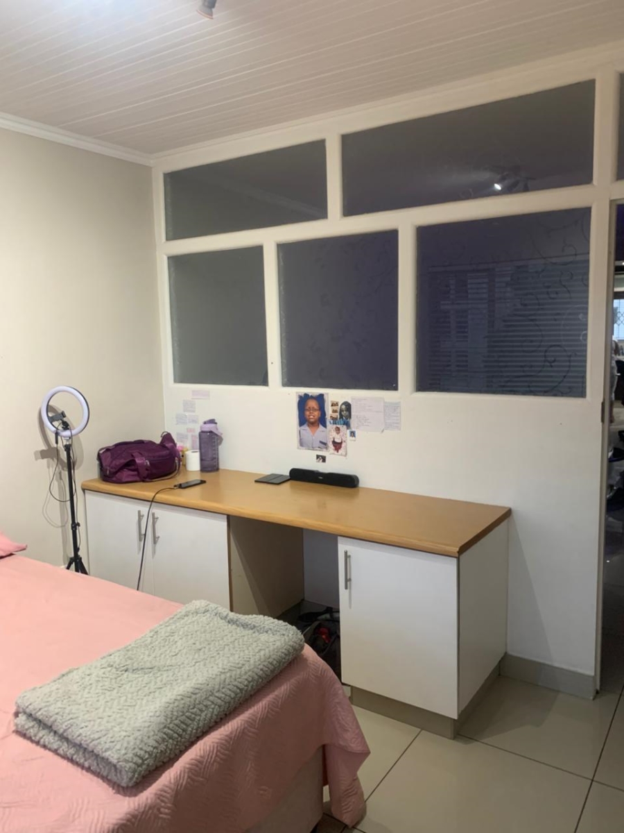 3 Bedroom Property for Sale in Essenwood KwaZulu-Natal