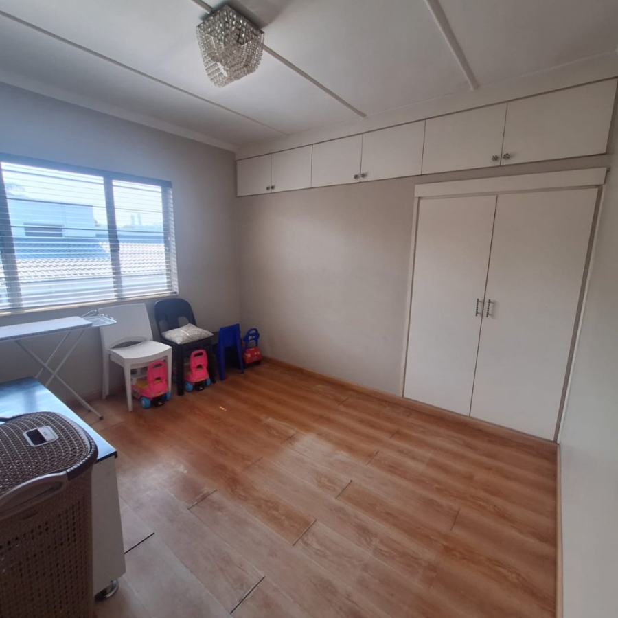 3 Bedroom Property for Sale in Essenwood KwaZulu-Natal