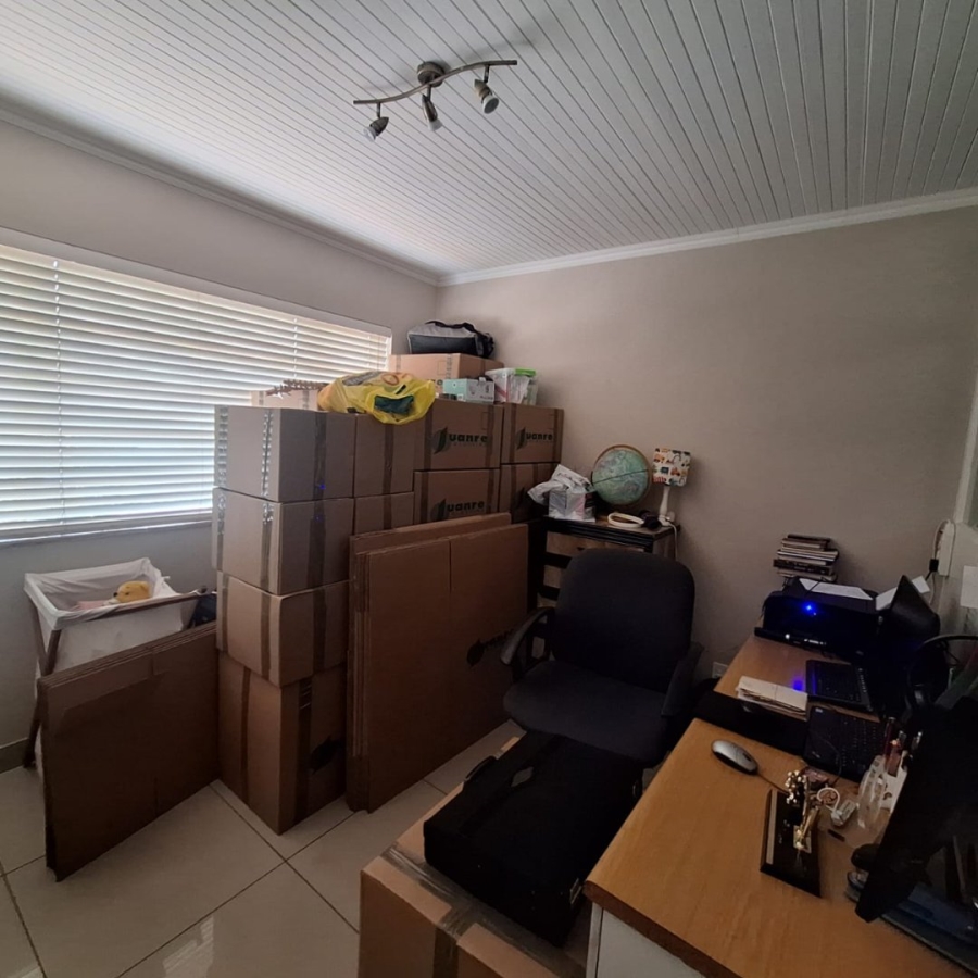 3 Bedroom Property for Sale in Essenwood KwaZulu-Natal