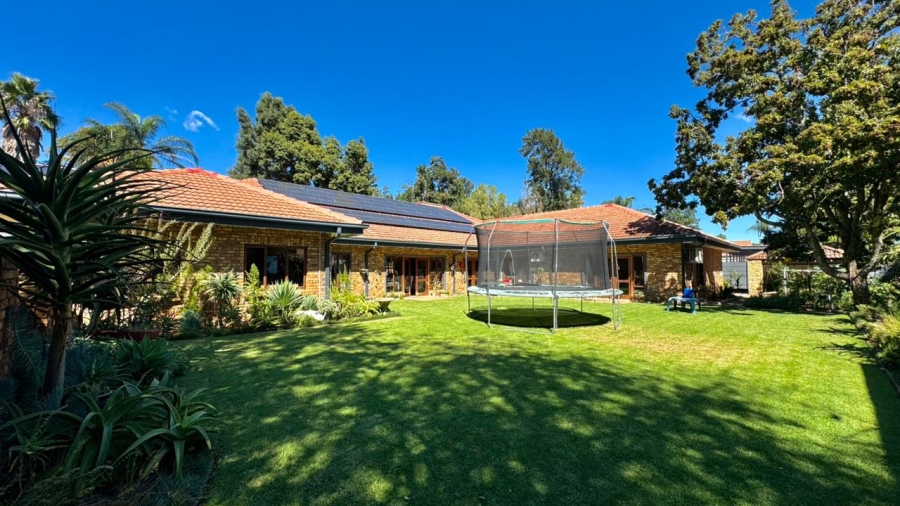 5 Bedroom Property for Sale in Huttenheights KwaZulu-Natal
