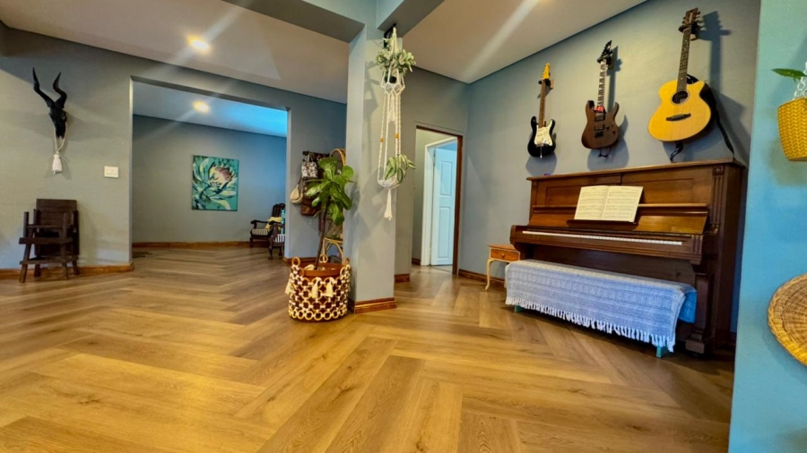 5 Bedroom Property for Sale in Huttenheights KwaZulu-Natal