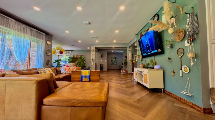 5 Bedroom Property for Sale in Huttenheights KwaZulu-Natal