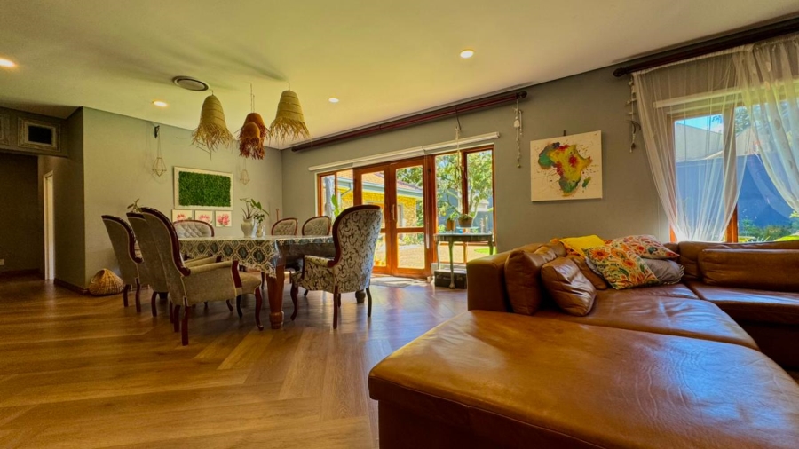 5 Bedroom Property for Sale in Huttenheights KwaZulu-Natal