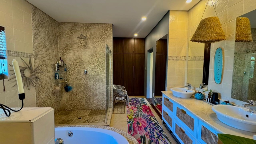 5 Bedroom Property for Sale in Huttenheights KwaZulu-Natal