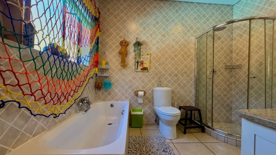 5 Bedroom Property for Sale in Huttenheights KwaZulu-Natal