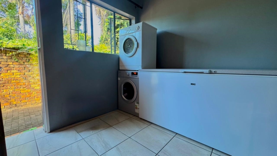 5 Bedroom Property for Sale in Huttenheights KwaZulu-Natal