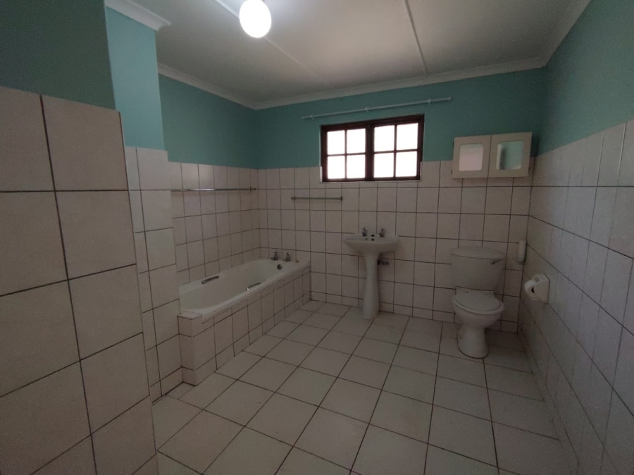 3 Bedroom Property for Sale in Port Edward KwaZulu-Natal