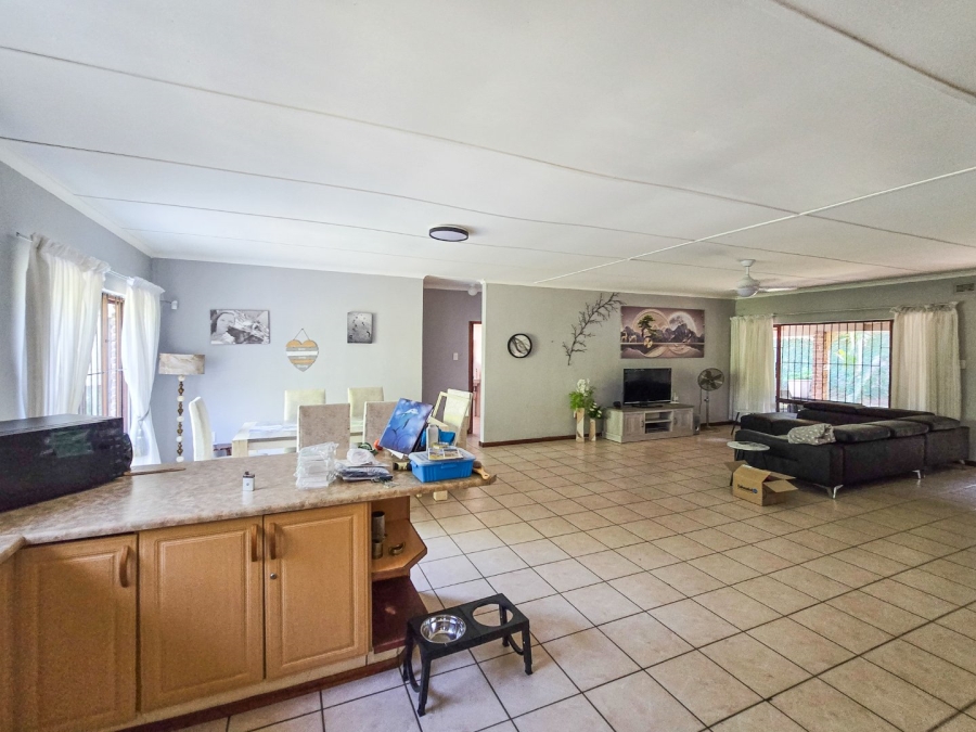 3 Bedroom Property for Sale in Uvongo KwaZulu-Natal