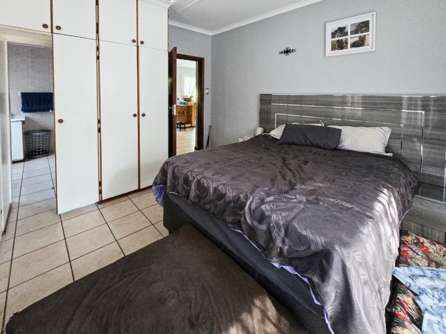 3 Bedroom Property for Sale in Uvongo KwaZulu-Natal