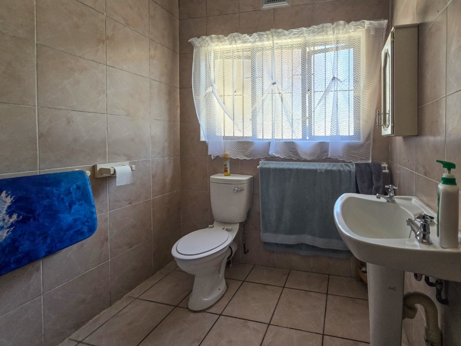 3 Bedroom Property for Sale in Uvongo KwaZulu-Natal
