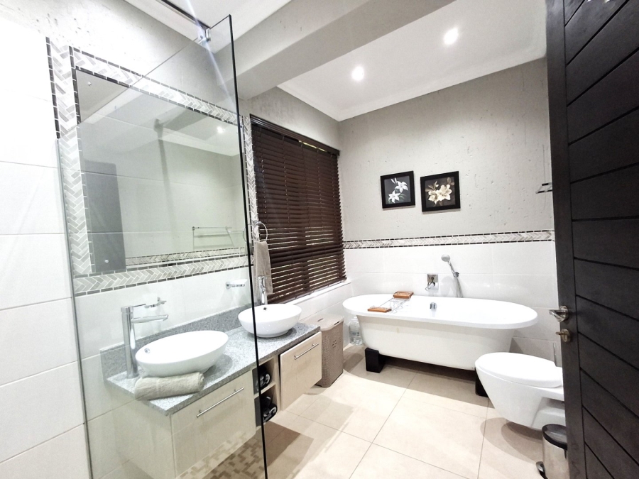4 Bedroom Property for Sale in Port Edward KwaZulu-Natal