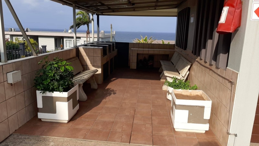 2 Bedroom Property for Sale in Uvongo KwaZulu-Natal