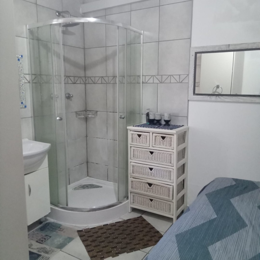 2 Bedroom Property for Sale in Uvongo KwaZulu-Natal
