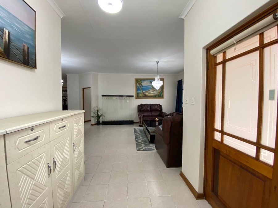 3 Bedroom Property for Sale in Schuinshoogte KwaZulu-Natal