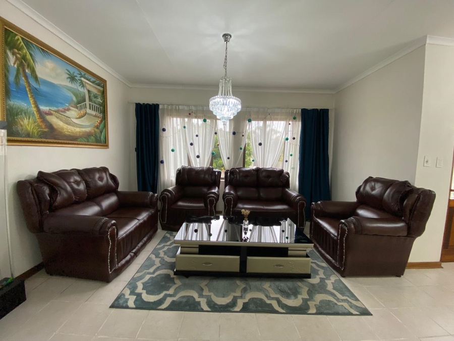 3 Bedroom Property for Sale in Schuinshoogte KwaZulu-Natal
