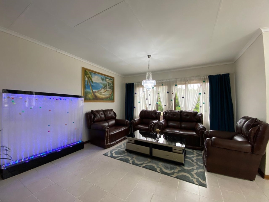 3 Bedroom Property for Sale in Schuinshoogte KwaZulu-Natal