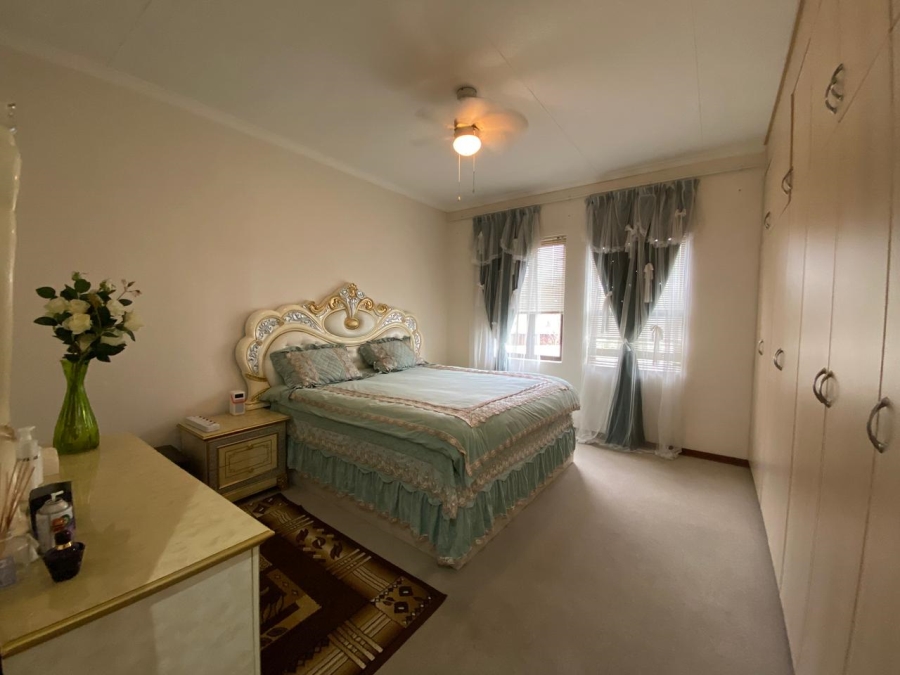 3 Bedroom Property for Sale in Schuinshoogte KwaZulu-Natal