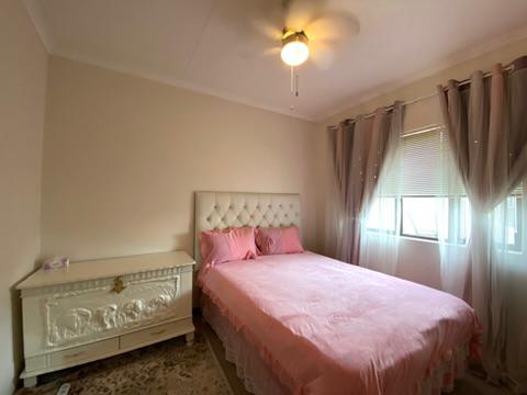 3 Bedroom Property for Sale in Schuinshoogte KwaZulu-Natal