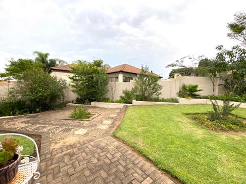 3 Bedroom Property for Sale in Schuinshoogte KwaZulu-Natal