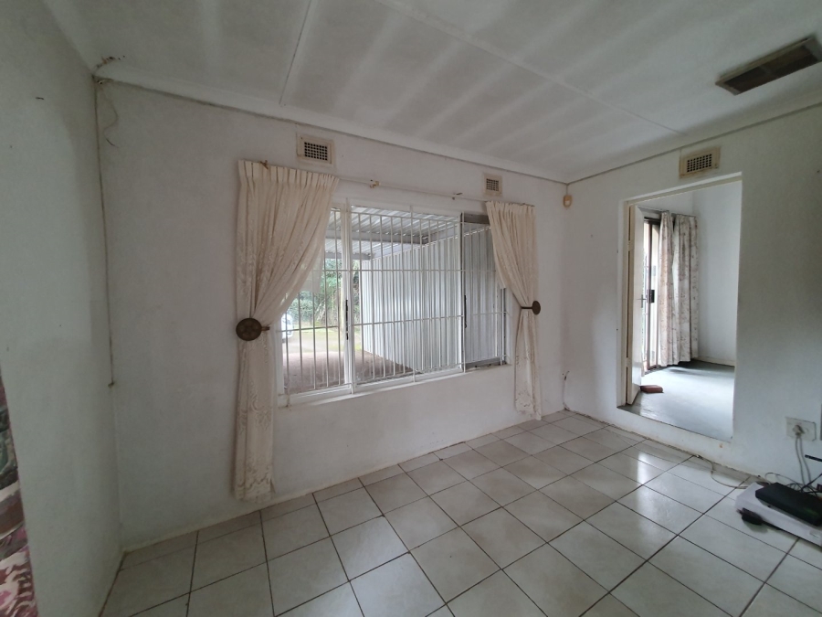 5 Bedroom Property for Sale in Glenmore KwaZulu-Natal