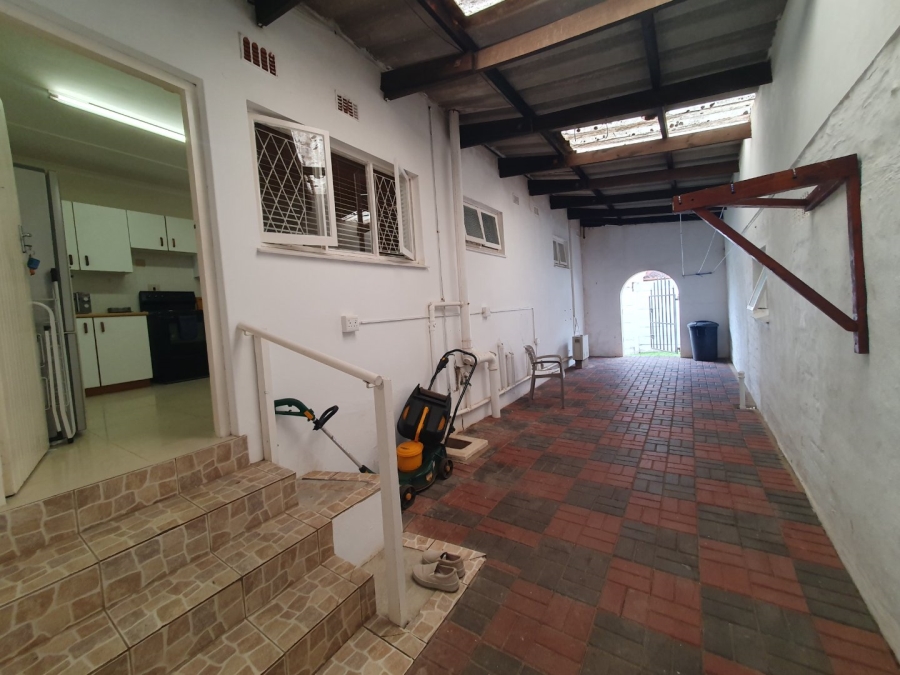 5 Bedroom Property for Sale in Glenmore KwaZulu-Natal