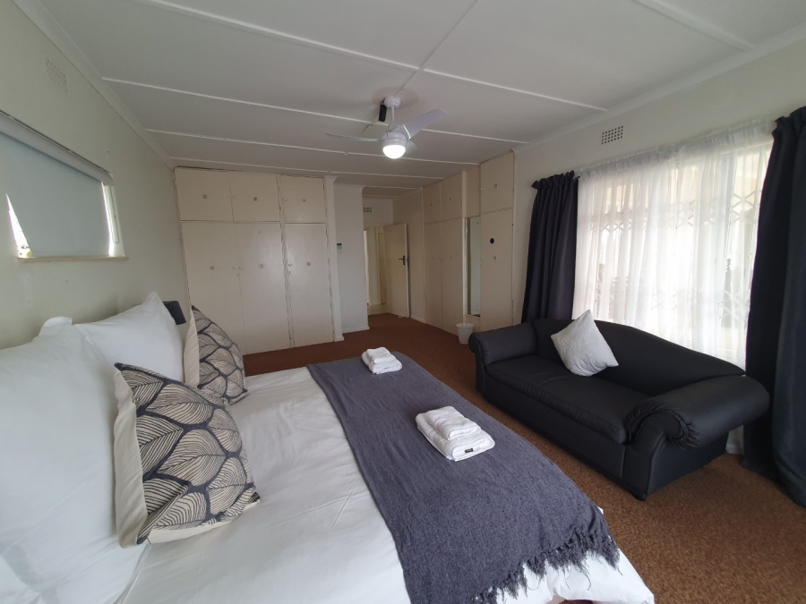5 Bedroom Property for Sale in Glenmore KwaZulu-Natal