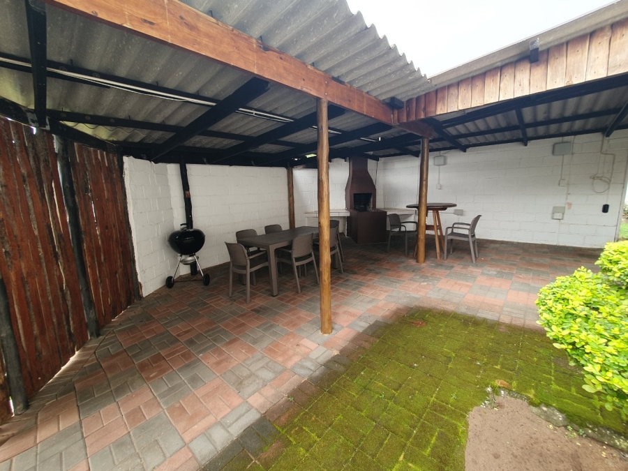 5 Bedroom Property for Sale in Glenmore KwaZulu-Natal