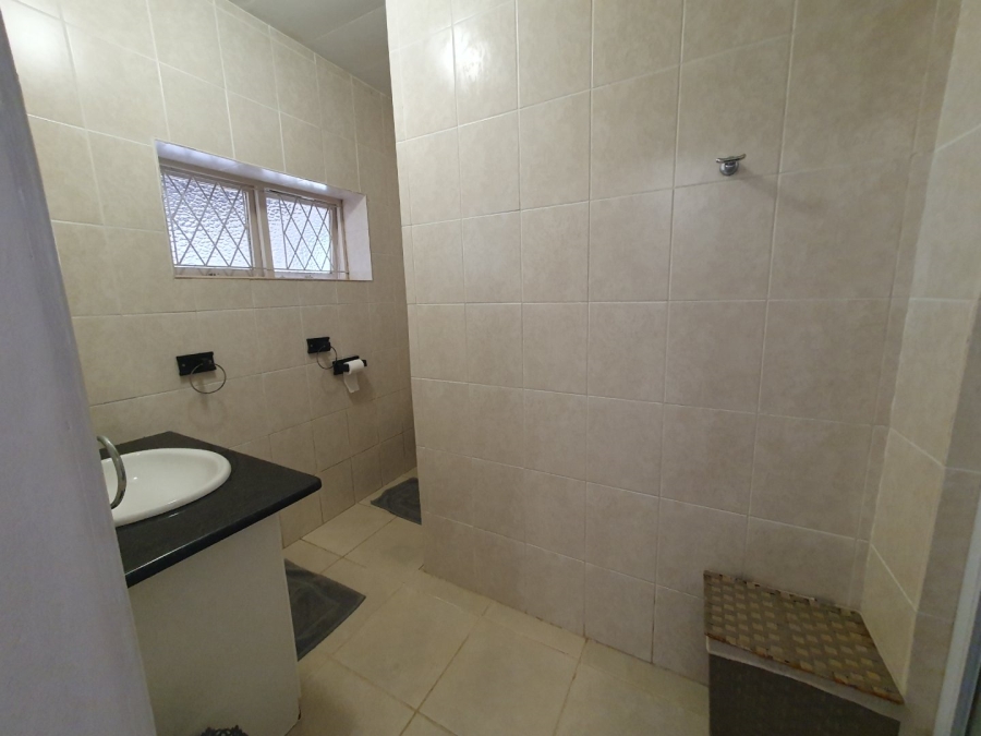 5 Bedroom Property for Sale in Glenmore KwaZulu-Natal