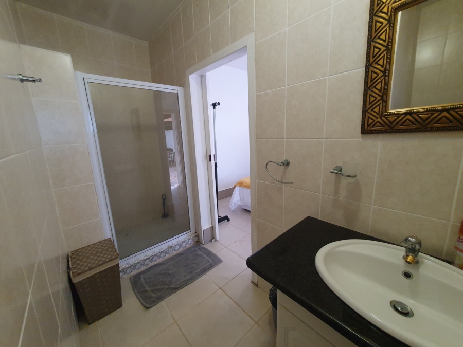 5 Bedroom Property for Sale in Glenmore KwaZulu-Natal