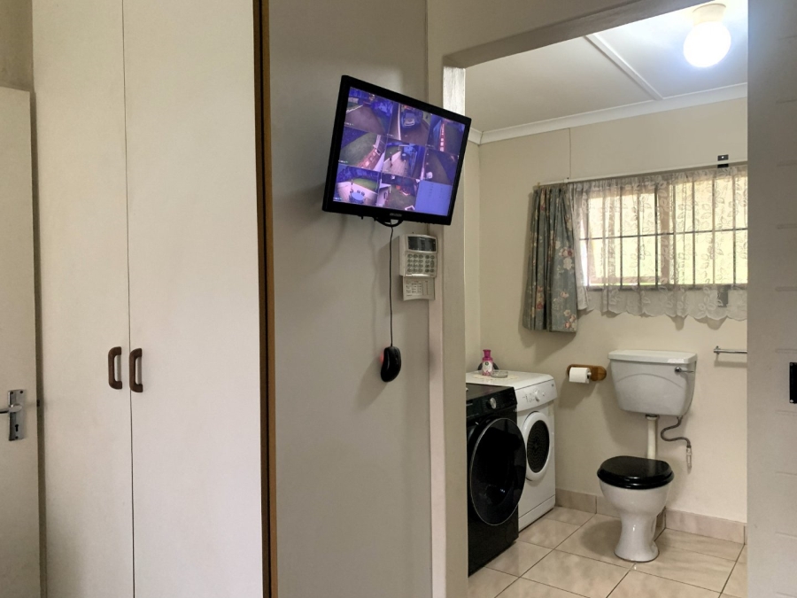 2 Bedroom Property for Sale in Waterfall KwaZulu-Natal