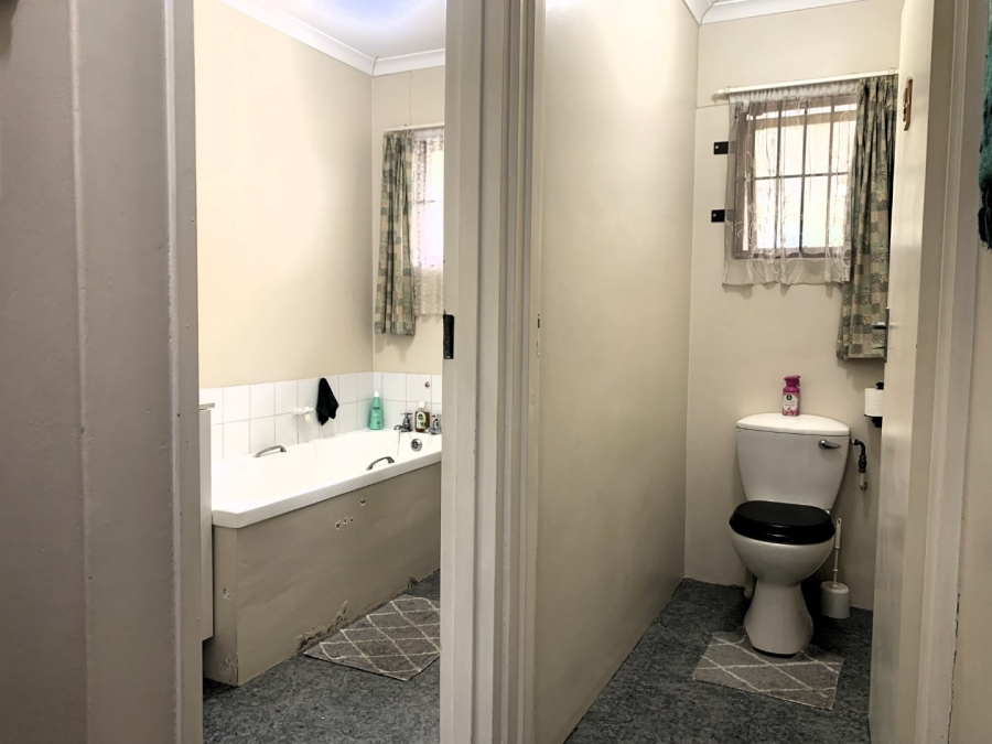 2 Bedroom Property for Sale in Waterfall KwaZulu-Natal