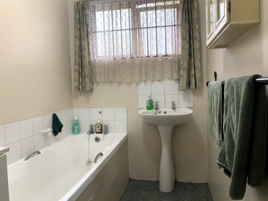2 Bedroom Property for Sale in Waterfall KwaZulu-Natal