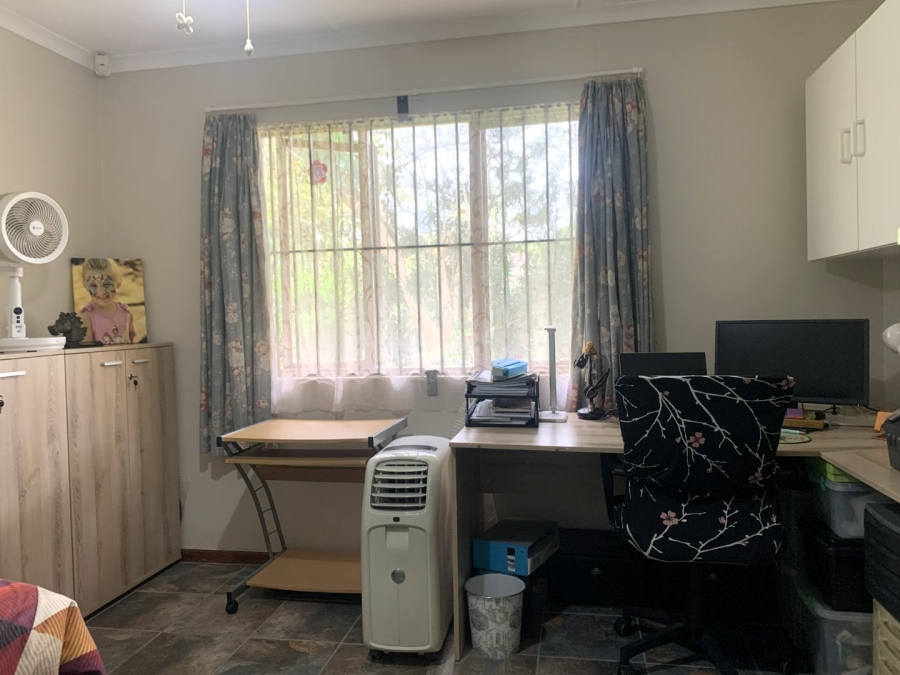 2 Bedroom Property for Sale in Waterfall KwaZulu-Natal