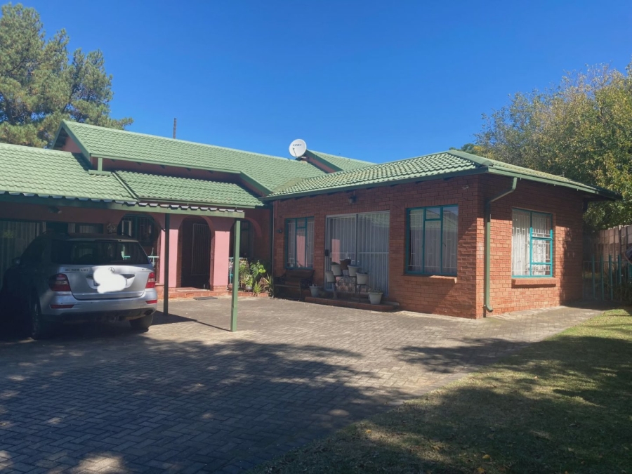 8 Bedroom Property for Sale in Pioneer Park KwaZulu-Natal