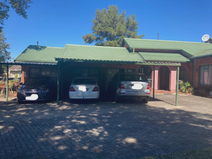 8 Bedroom Property for Sale in Pioneer Park KwaZulu-Natal