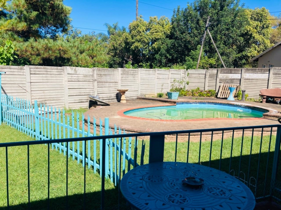 8 Bedroom Property for Sale in Pioneer Park KwaZulu-Natal