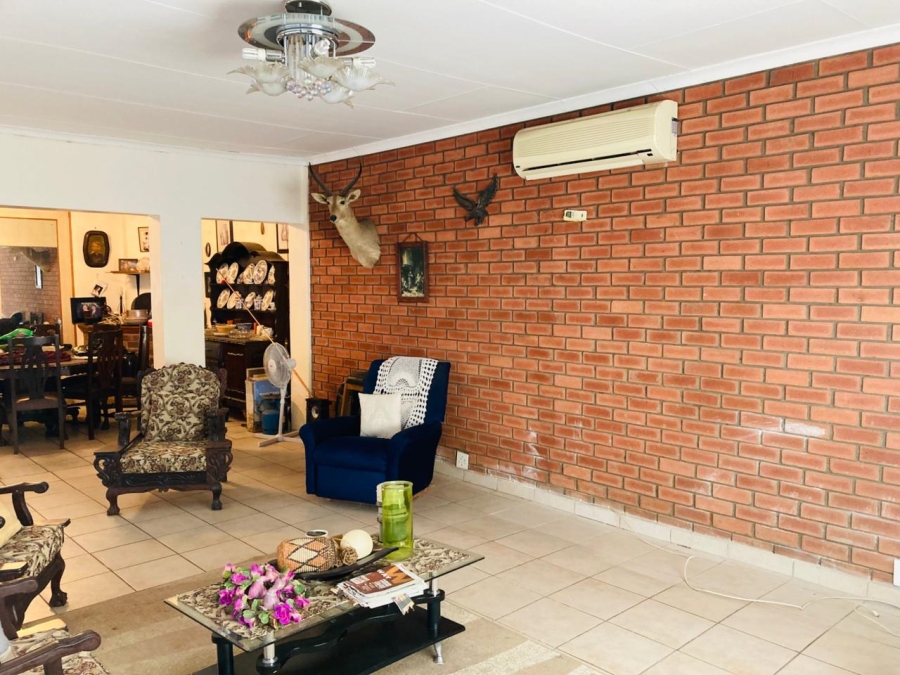 8 Bedroom Property for Sale in Pioneer Park KwaZulu-Natal