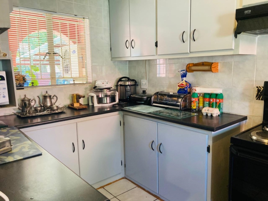 8 Bedroom Property for Sale in Pioneer Park KwaZulu-Natal