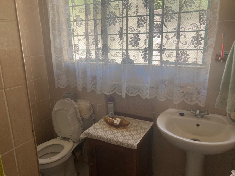 8 Bedroom Property for Sale in Pioneer Park KwaZulu-Natal