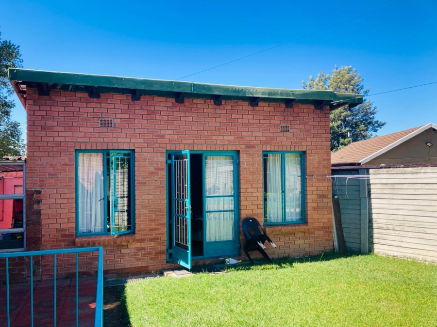 8 Bedroom Property for Sale in Pioneer Park KwaZulu-Natal
