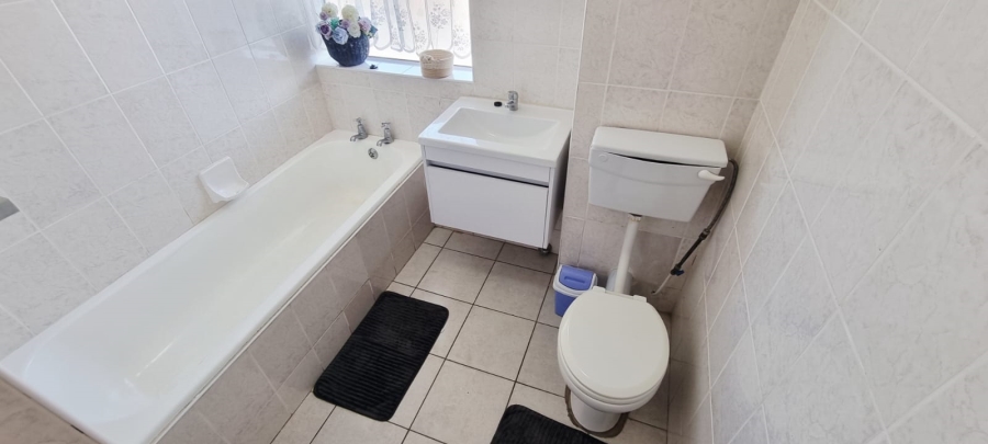 2 Bedroom Property for Sale in Beacon Rocks KwaZulu-Natal