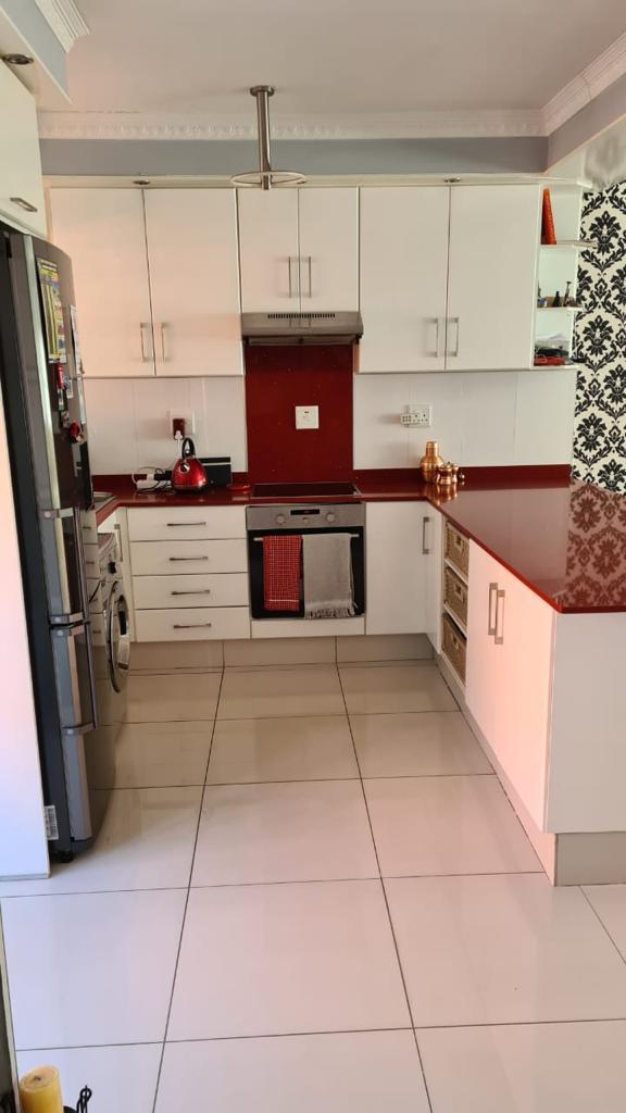 1 Bedroom Property for Sale in Essenwood KwaZulu-Natal